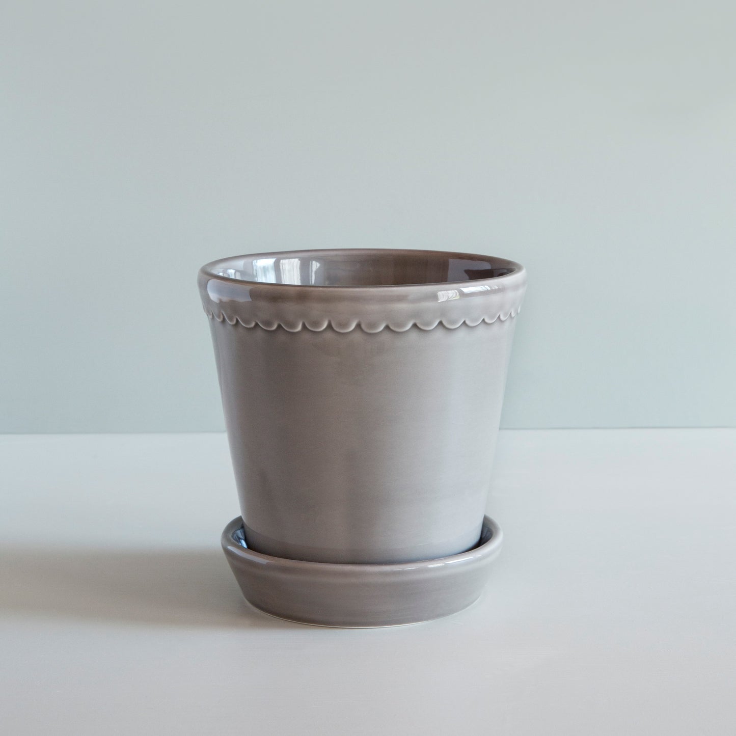 Helena Pot & Saucer Glazed Pearl Grey